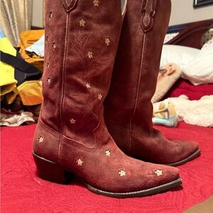 Tecovas suede burgundy leather cowboy boots!